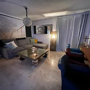 Ein Charmanter Zweifamilienhaus Apartment Berlin
